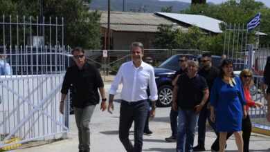 Ο-Κυριάκος-Μητσοτάκης-σε-καφετέρια-που-άνοιξε-πρώην-άνεργη-με-πρόγραμμα-της-ΔΥΠΑ-–-Βίντεο-στο-tiktok