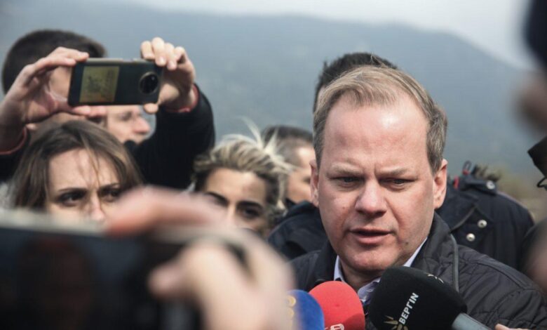 Τέμπη:-Με-“μοντέλο-Τριαντόπουλου”-η-παραπομπή-του-πρώην-υπουργού-Κώστα-Καραμανλή