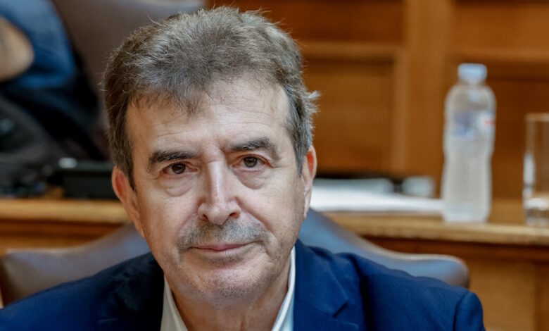 Ο-Μιχάλης-Χρυσοχοΐδης-ζήτησε-κατεπείγουσα-εισαγγελική-έρευνα-για-αναφορά-του-ονόματός-του-σε-υπόθεση-εμπορίας-ανθρώπων