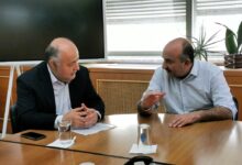 Στο-δημαρχείο-Τρικάλων-ο-ευρωβουλευτής-Δημήτρης-Τσιόδρας