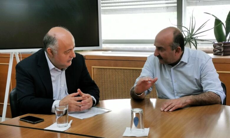 Στο-δημαρχείο-Τρικάλων-ο-ευρωβουλευτής-Δημήτρης-Τσιόδρας