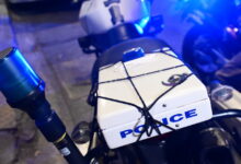 Πάτρα:-Άνδρας-απειλούσε-να-πηδήσει-από-μπαλκόνι-μαζί-με-το-παιδί-του-και-συνελήφθη