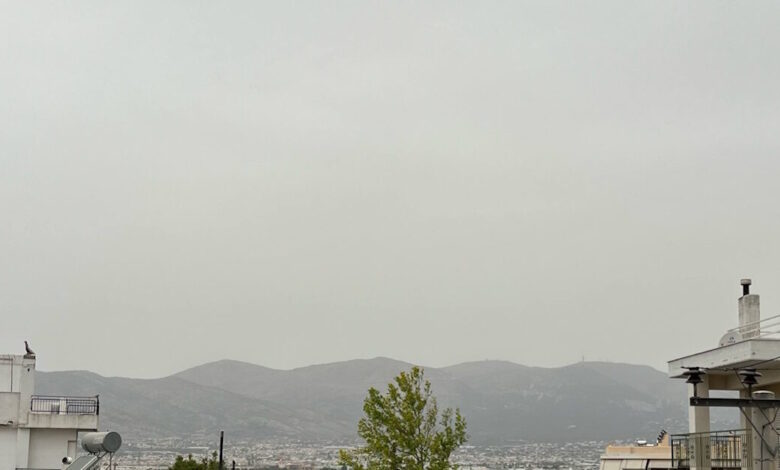 Αφρικανική-σκόνη-«πνίγει»-την-Αθήνα:-Πώς-να-προστατευτείτε