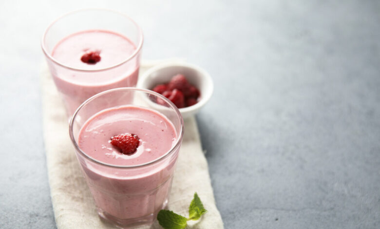 smoothie-με-3-συστατικά:-κεφίρ,-κόκκινα-φρούτα-και-μπανάνα