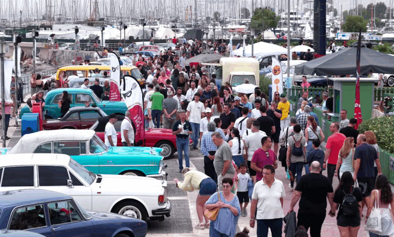 alimos-classic-car-sunday:-Με-ήλιο-και-βροχή-«παντρεύονται»-τα-κλασικά-αυτοκίνητα