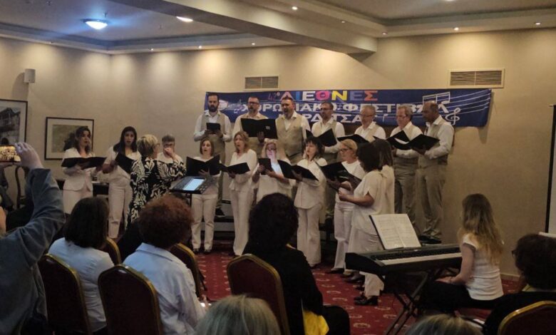 Η-«voci-intonate»-της-Δημοτικής-Χορωδίας-Τρικάλων-σε-φεστιβάλ-χορωδιών-στη-λίμνη-Πλαστήρα