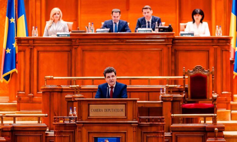 Περισσότερη-συνεργασία-με-τις-ΗΠΑ-και-«θεμελιώδη-αλλαγή»-εισηγήθηκε-ο-νέος-πρόεδρος-της-Ρουμανίας