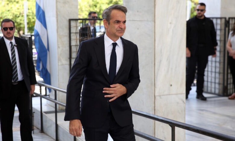 Κηδεία-Χρήστου-Ροκόφυλλου:-Σε-κλίμα-συγκίνησης-το-τελευταίο-αντίο-στον-πρώην-υπουργό-του-ΠΑΣΟΚ-–-Ο-Κυριάκος-Μητσοτάκης-έδωσε-το-«παρών»