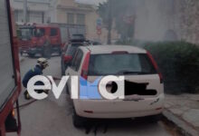 Χαλκίδα:-Αυτοκίνητο-πήρε-φωτιά-ενώ-ήταν-παρκαρισμένο