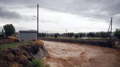 Εύβοια:-Σφοδρή-βροχόπτωση-σφυροκοπά-το-Βασιλικό,-πλημμύρισαν-δρόμοι