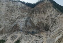 Συνεχίζονται-οι-έρευνες-για-τα-θύματα-της-κατάρρευσης-λατομείου-στην-Ινδονησία
