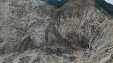 Συνεχίζονται-οι-έρευνες-για-τα-θύματα-της-κατάρρευσης-λατομείου-στην-Ινδονησία