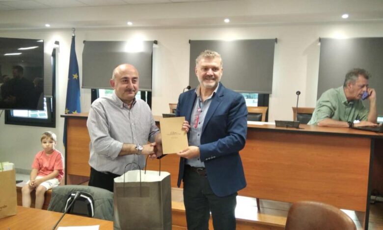 Η-ΠΕΔ-Θεσσαλίας-δωρίζει-παιδικές-χαρές-σε-ελληνικά-μειονοτικά-χωριά-στην-Αλβανία