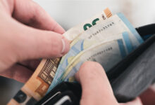 Μη-εισπράξιμα-1-στα-5-ευρώ-στα-ταμεία-–-Δεν-μπορούν-να-εισπραχθούν-10,1-δισ.-ευρώ