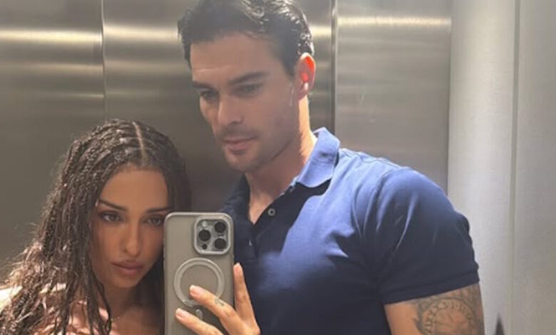 Η-Ελένη-Φουρέιρα-έβγαλε-selfie-με-τον-Αλμπέρτο-Μποτία-στο-ασανσέρ:-Η-σπάνια-πόζα-του-ερωτευμένου-ζευγαριού