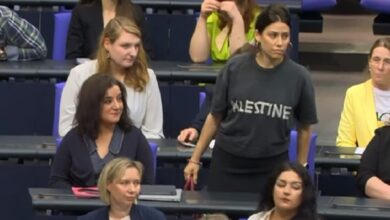 Η-πρόεδρος-της-bundestag-απέβαλε-βουλευτή-που-φορούσε-μπλούζα-με-την-λέξη-«Παλαιστίνη»
