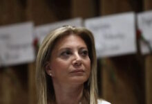 Η-Μαρία-Καρυστιανού-ζητά-προανακριτική-για-εσχάτη-προδοσία-από-Μητσοτάκη-έως-Σπίρτζη-για-τα-Τέμπη