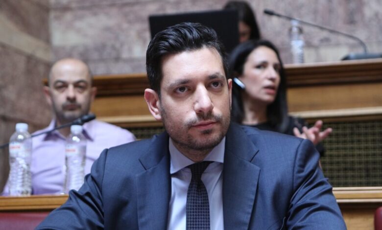 Κόντρα-Κυρανάκη-και-Λυμπερόπουλου-στη-Βουλή-για-τα-ταξί:-«Σταματήστε-να-συκοφαντείτε-όποιον-διαφωνεί-μαζί-σας»-–-«Θα-μας-αναγκάσει-να-ξεπουλήσουμε-τις-άδειες»
