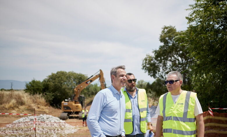Μητσοτάκης:-Θα-επενδύσουμε-στη-θωράκιση-της-Θεσσαλίας-–-Δισεκατομμύρια-ευρώ-για-την-αποκατάσταση-ζημιών-από-τον-«daniel»