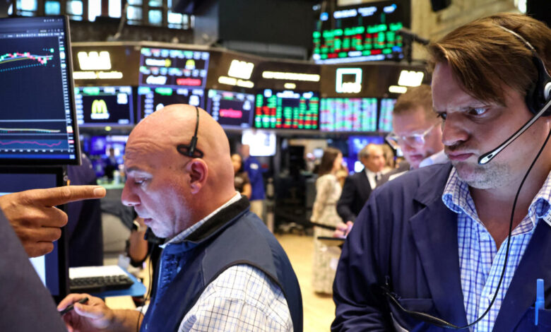 Στο-κόκκινο-έκλεισαν-οι-δείκτες-στη-wall-street-αφού-η-κόντρα-Τραμπ-–-Μασκ-καλά-κρατεί