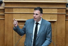 Βαρύ-πένθος-για-τον-Γιώργο-Καραμέρο:-Πέθανε-η-μητέρα-του-–-«Ήταν-ένας-αγνός-άνθρωπος-με-σταθερές-αρχές»