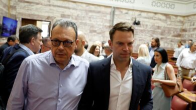 Ο-ΣΥΡΙΖΑ-κατηγορεί-τον-Στέφανο-Κασσελάκη-για-«πολιτικό-γκανγκστερισμό»-και-αναξιοπιστία