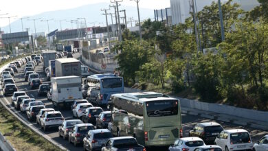 Ακινητοποιημένο-φορτηγό-στην-Αθηνών-–-Λαμίας:-Μποτιλιάρισμα-στην-άνοδο-στο-ύψος-της-Αττικής-Οδού