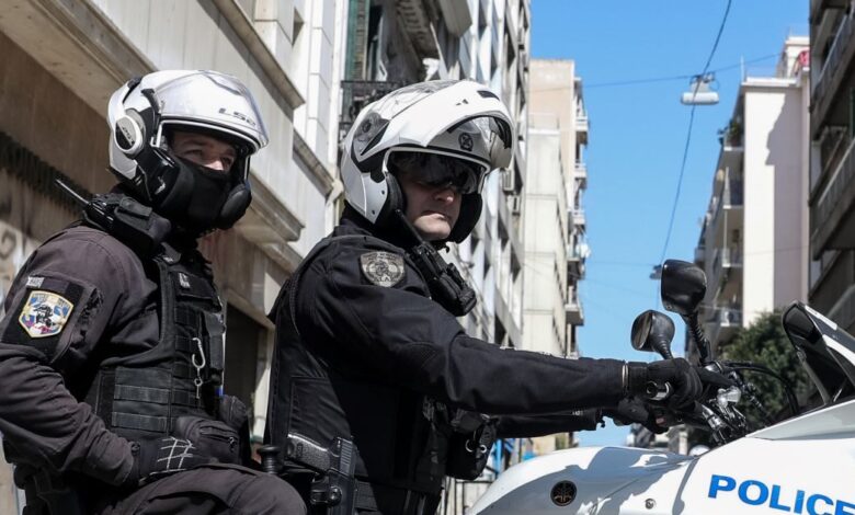 Αχαρνές:-Αστυνομική-επιχείρηση-για-ρευματοκλοπές-και-παραβάσεις-του-ΚΟΚ-–-14-συλλήψεις,-βρήκαν-τούνελ-διαφυγής