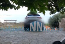 Ναύπακτος:-Το-gps-έστειλε-τουρίστα-οδηγό-σε-σκάλες-και-τις-κατέβηκε-με-το-αυτοκίνητο