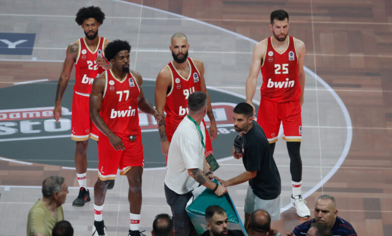 Παναθηναϊκός-–-Ολυμπιακός:-«Νικήτρια»-η-τοξικότητα-σε-εξέδρες-και-παρκέ-–-Η-«φωτεινή»-εξαίρεση-στη-«ζούγκλα»