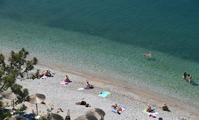Καιρός:-Καυτό-το-τριήμερο-Αγίου-Πνεύματος-με-τη-θερμοκρασία-να-ξεπερνά-τους-37-βαθμούς-–-«Κυριακή-και-Δευτέρα-οι-πιο-ζεστές-ημέρες»