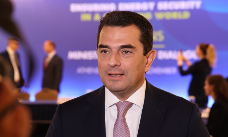 Παραιτήθηκε-η-γραμματέας-της-ΝΔ-η-Μαρία-Συρεγγέλα-–-Φαβορί-ο-Σκρέκας