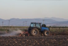 Αιτωλικό:-Ένας-11χρονος-τραυματίστηκε-σοβαρά-από-τρακτέρ-–-Μεταφέρθηκε-εσπευσμένα-στο-Καραμανδάνειο