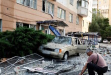 Ουκρανία:-Διασώστες-οι-3-από-τους-4-νεκρούς-που-σκοτώθηκαν-από-ρωσική-επίθεση-με-450-drones-και-πυραύλους