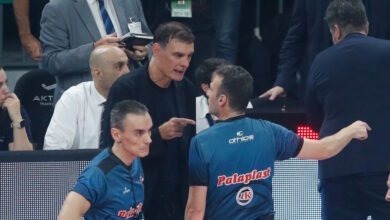 Ο-Παναθηναϊκός-κατήγγειλε-τον-Γιώργο-Μπαρζώκα:-Επιτέθηκε-φραστικά-στους-θεατές-των-court-seats-με-υβριστικές-εκφράσεις