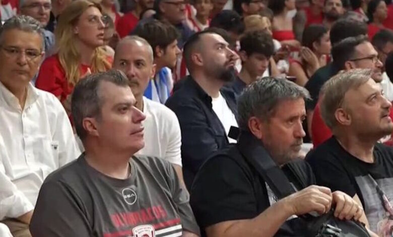 Ολυμπιακός-–-Παναθηναϊκός:-Χρήστος-Φερεντίνος-και-Σπύρος-Παπαδόπουλος-στο-ΣΕΦ-για-τον-τέταρτο-τελικό