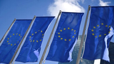 Η-Κομισιόν-ψάχνει-αμερικανικές-εισαγωγές-για-να-«γεμίσει»-το-στόχο-των-αντιποίνων-95-δισ.-ευρώ-στους-δασμούς-Τραμπ