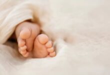 Πάρος:-Βγαίνει-το-πόρισμα-του-ιατροδικαστή-για-τα-αίτια-θανάτου-του-βρέφους-–-Στον-εισαγγελέα-σήμερα-οι-γονείς