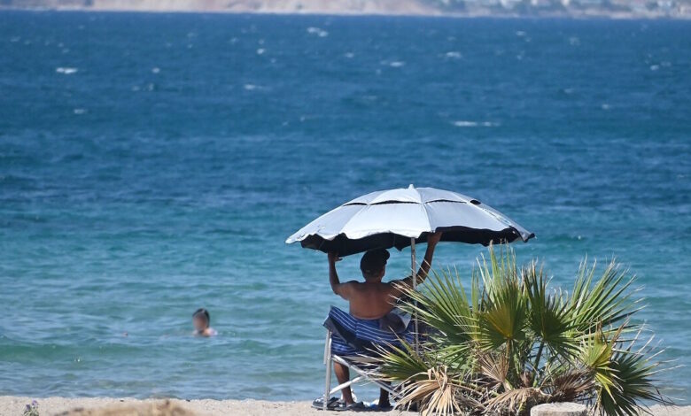 Καιρός:-Υποχωρεί-η-ζέστη-και-ζωηρεύουν-οι-βοριάδες-–-«Συναγερμός»-για-φωτιές-μέχρι-το-τέλος-της-εβδομάδας