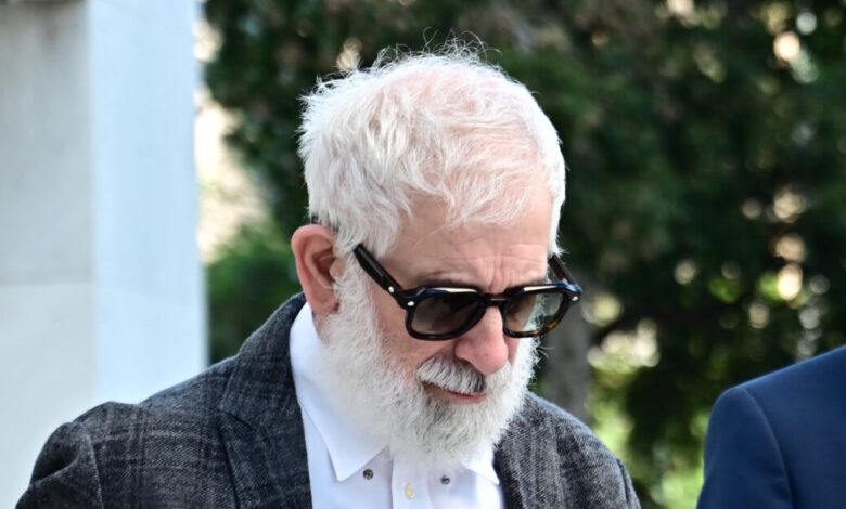 Πέτρος-Φιλιππίδης:-Εκτός-δικαστικής-αίθουσας-ξανά-λόγω-αδιαθεσίας-–-Καταθέτει-σήμερα-ο-Παύλος-Χαϊκάλης