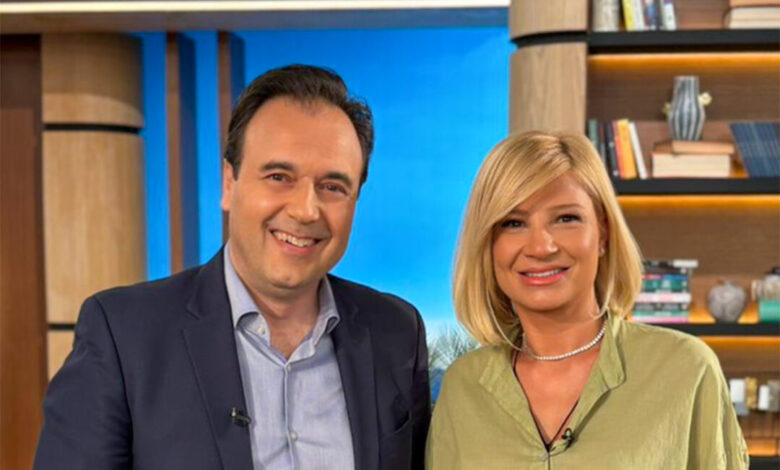 Ο-Υπουργός-Ψηφιακής-Διακυβέρνησης-Δημήτρης-Παπαστεργίου-στη-Φαίη-Σκορδά-για-τα-Τρίκαλα,-το-Υπουργείο-και-την-αγάπη-του-για-την-τεχνολογία