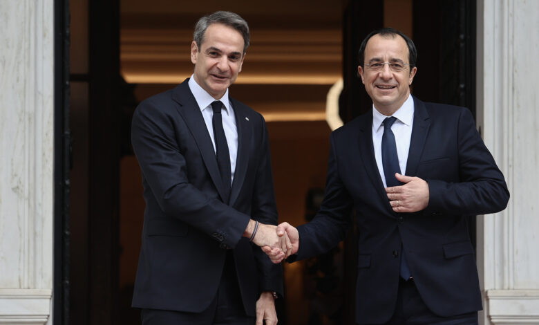 Επικοινωνία-Μητσοτάκη-Χριστοδουλίδη-με-φόντο-τις-επιθέσεις-στο-Ιράν