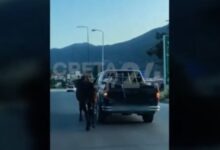 hράκλειο:-Οδηγός-έδεσε-άλογο-με-σχοινί-και-το-έσερνε-με-αγροτικό-–-Το-ζώο-παραπατούσε-και-ήταν-τρομαγμένο