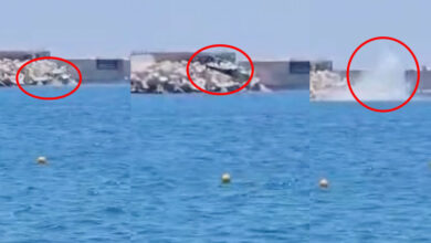 Η-στιγμή-που-ελικόπτερο-πέφτει-στη-Μαρίνα-Βουλιαγμένης,-είχε-απογειωθεί-για-Μύκονο-–-Σώοι-και-οι-5-επιβαίνοντες