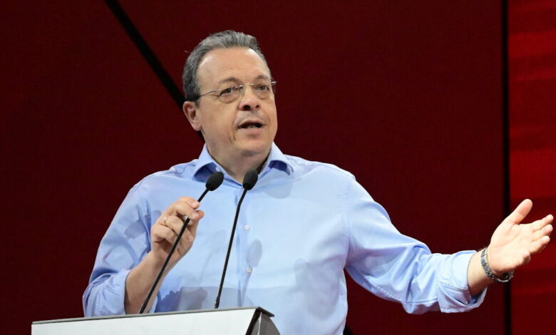 Ο-ΣΥΡΙΖΑ-«ακροβατεί»-μετά-το-συνέδριο:-Οι-συσχετισμοί-και-η-δύσκολη-επόμενη-ημέρα,-με-το-βλέμμα-του-Φάμελλου-στις-επόμενες-κινήσεις-του-Τσίπρα