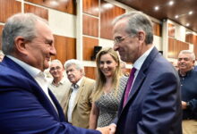 Συνάντηση-Καραμανλή-–-Σαμαρά-στο-Πολεμικό-Μουσείο-στην-παρουσίαση-βιβλίου-του-Λυγερού