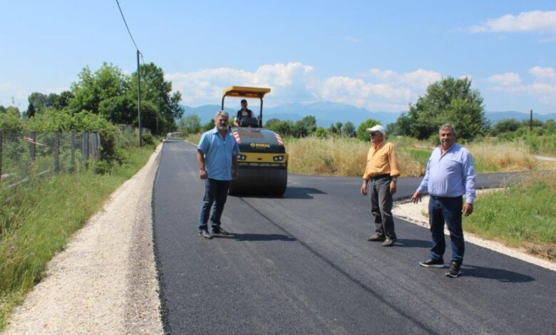 Επίσκεψη-Δημάρχου-Πύλης-σε-έργο-ασφαλτόστρωσης-στη-Δημοτική-Κοινότητα-Δροσερού
