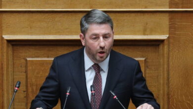 Ο-Ανδρουλάκης-έτοιμος-για-«μετωπική»-με-τον-Μητσοτάκη-στη-συζήτηση-για-την-Προανακριτική-–-Πώς-ο-ΣΥΡΙΖΑ-έφτασε-στην-απόφαση-της-αποχής