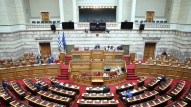 «Καζάνι-που-βράζει»-η-Βουλή-για-τη-σύσταση-Προανακριτικής:-Σήμερα-η-ψηφοφορία-για-παραπομπή-Καραμανλή-–-Τι-θα-πει-ο-Μητσοτάκης