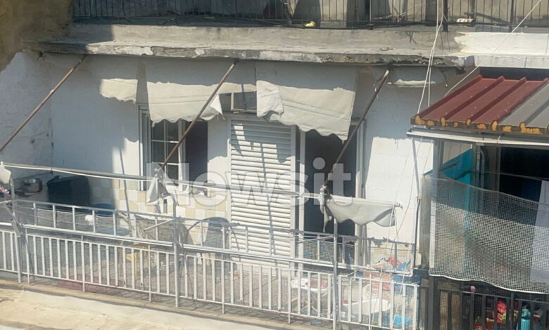 Θεσσαλονίκη:-Συγκλονίζει-ο-αστυνομικός-που-βρήκε-το-μωρό-στο-μπαλκόνι-–-«Δεν-ακουγόταν-κλάμα-αλλά-κραυγές»